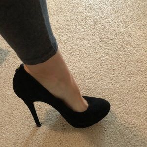 BEAUTIFUL Michael Kors black suade heels